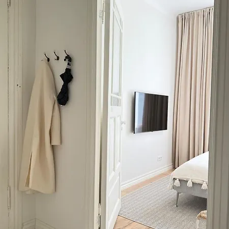 Apartment Apartment, Boho Gem *