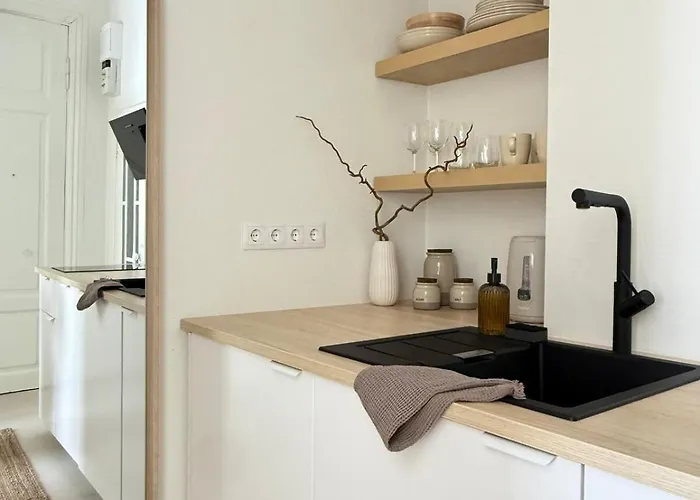 Apartment, Boho Gem Apartment *